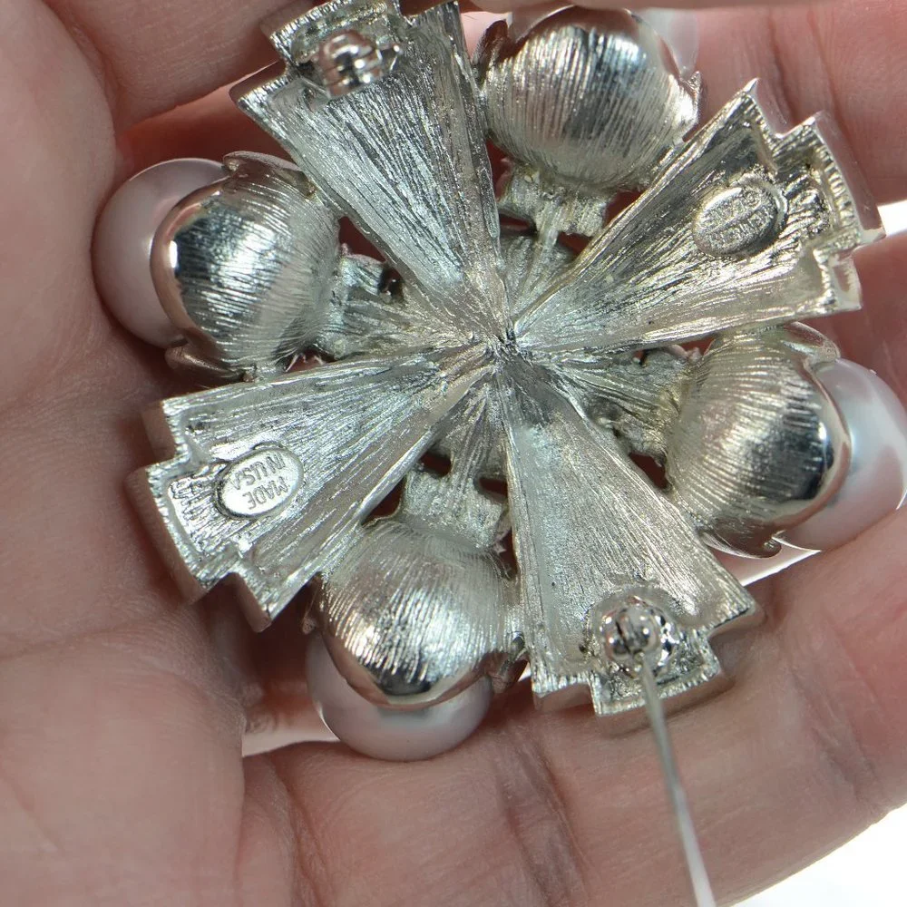 Kenneth Jay Lane KJL Rhodium-Plated Faux Pearl & Rhinestone Cross Pin Br… - Picture 6 of 7